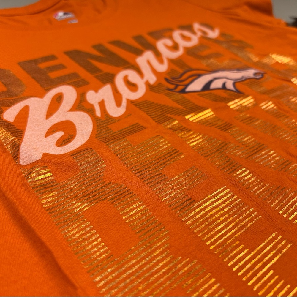 NFL Women's Majestic Franchise V Denver Broncos Tee Shirt Top Size Medium - Picture 3 of 8